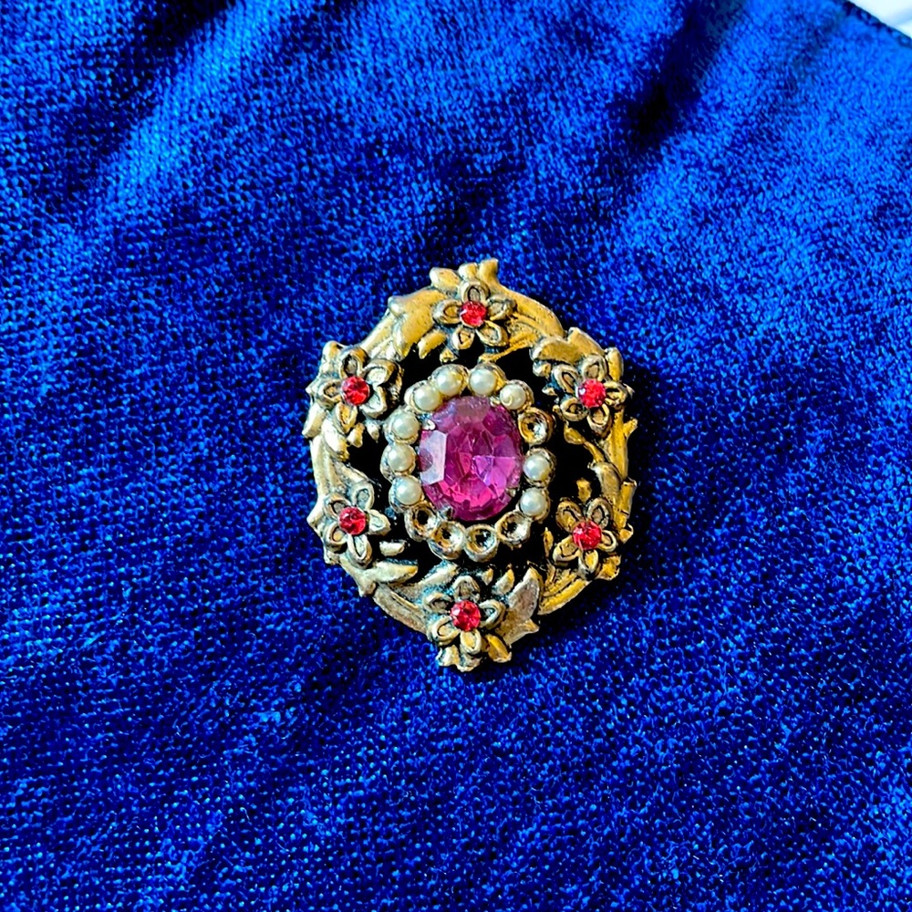 Vintage Brooch.